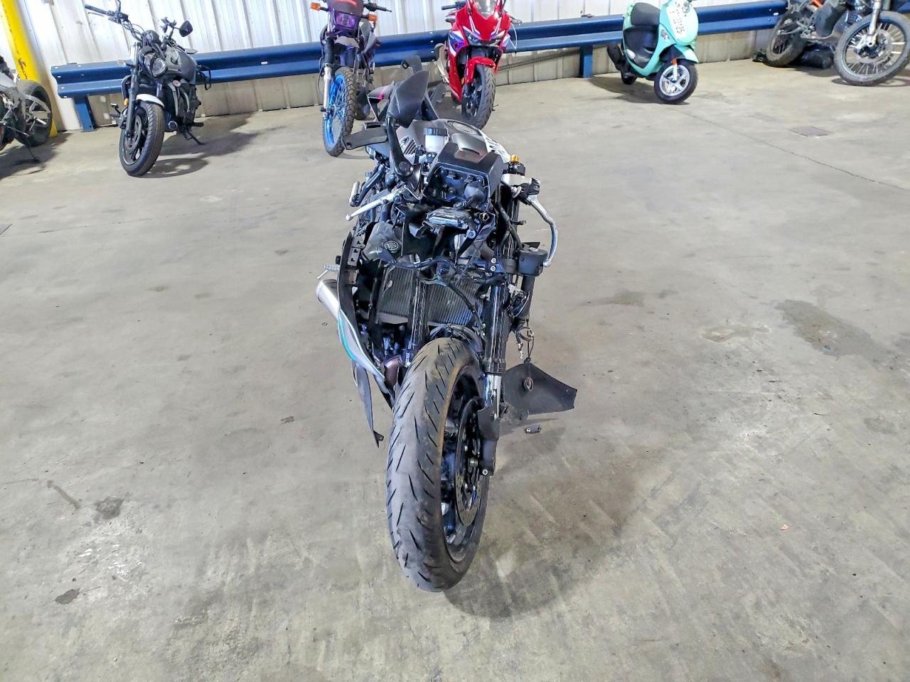 2024 Yamaha YZFR7