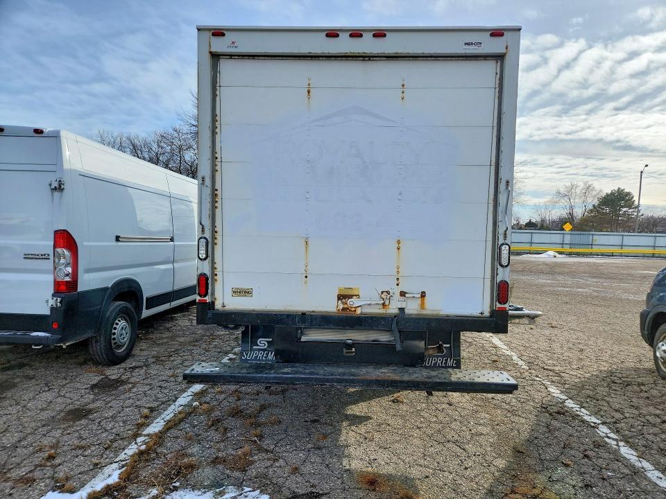 2017 Chevrolet Express BOX Truck