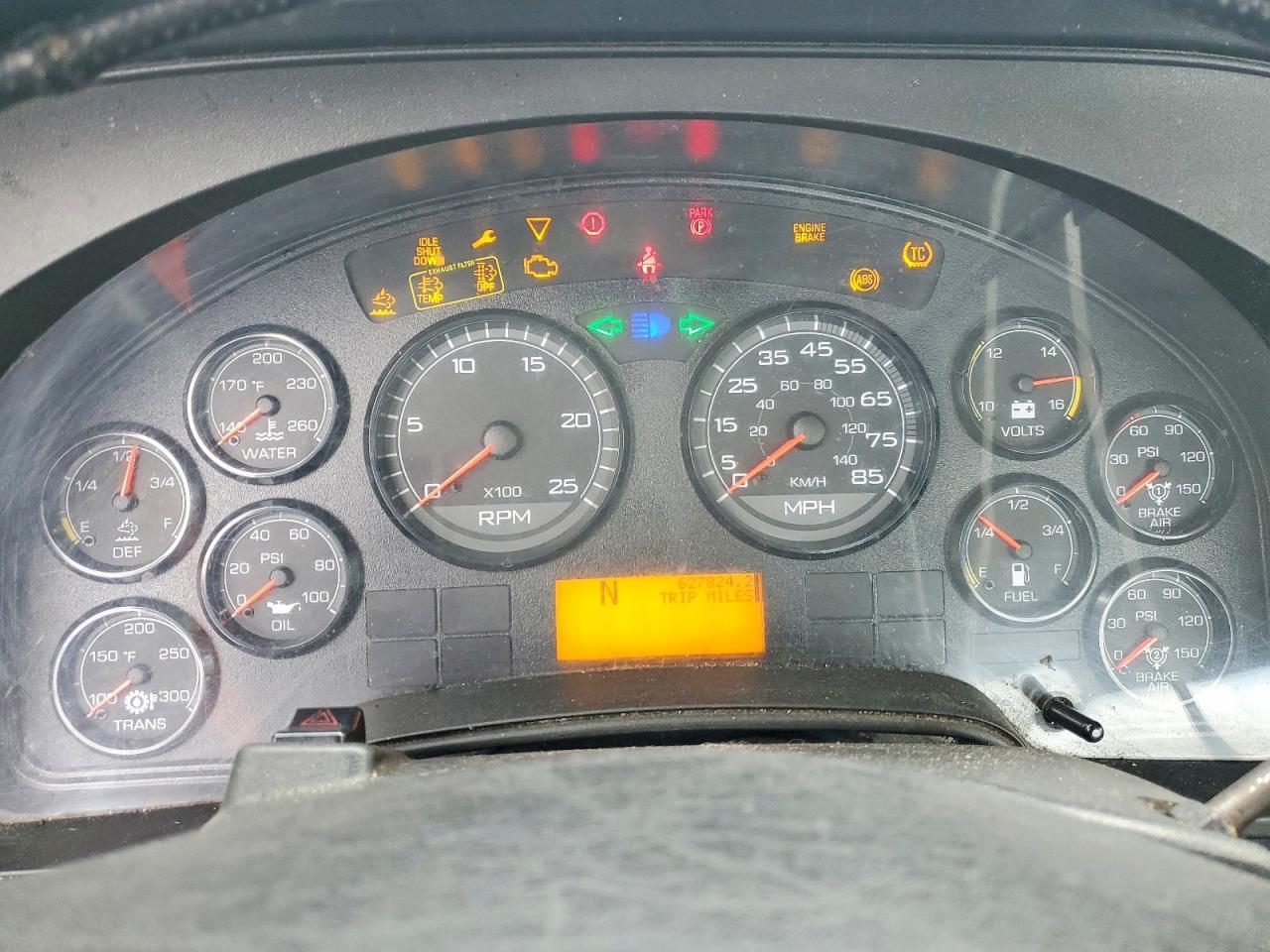 2015 International LF687 Semi Truck