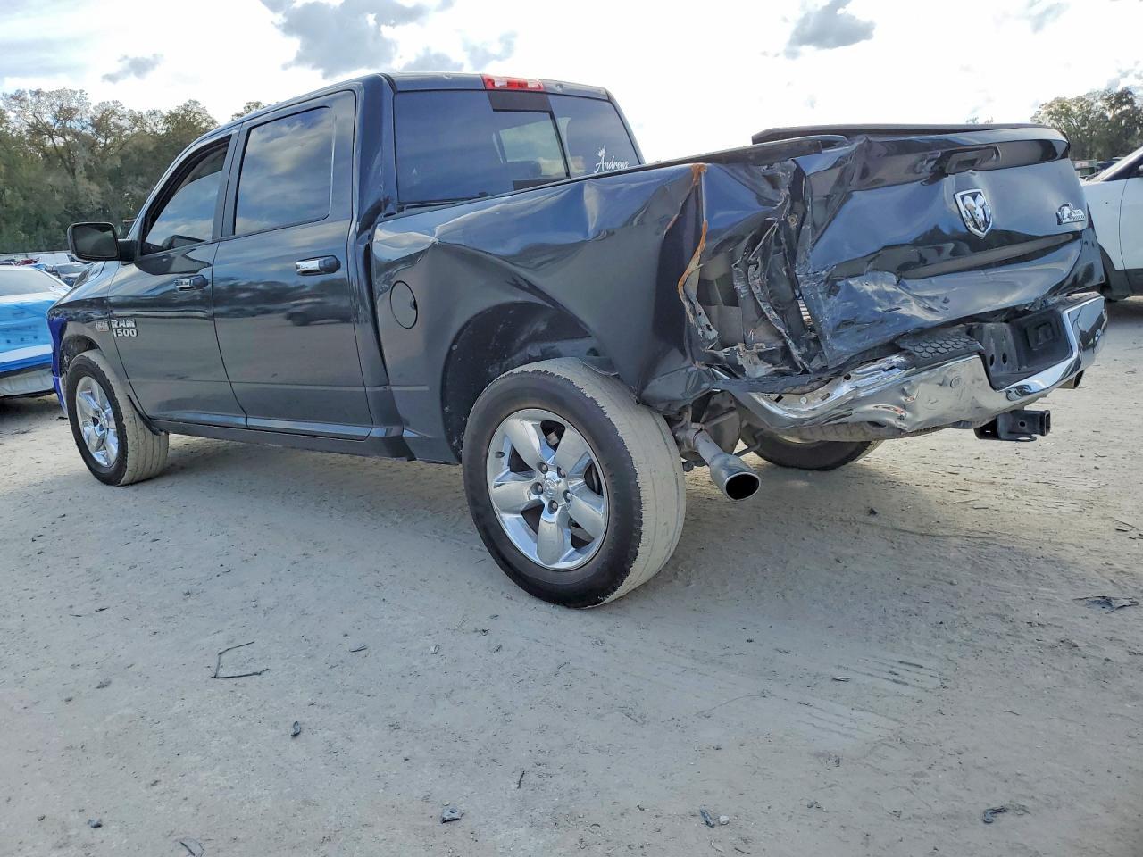 2017 Dodge Ram 1500 slt