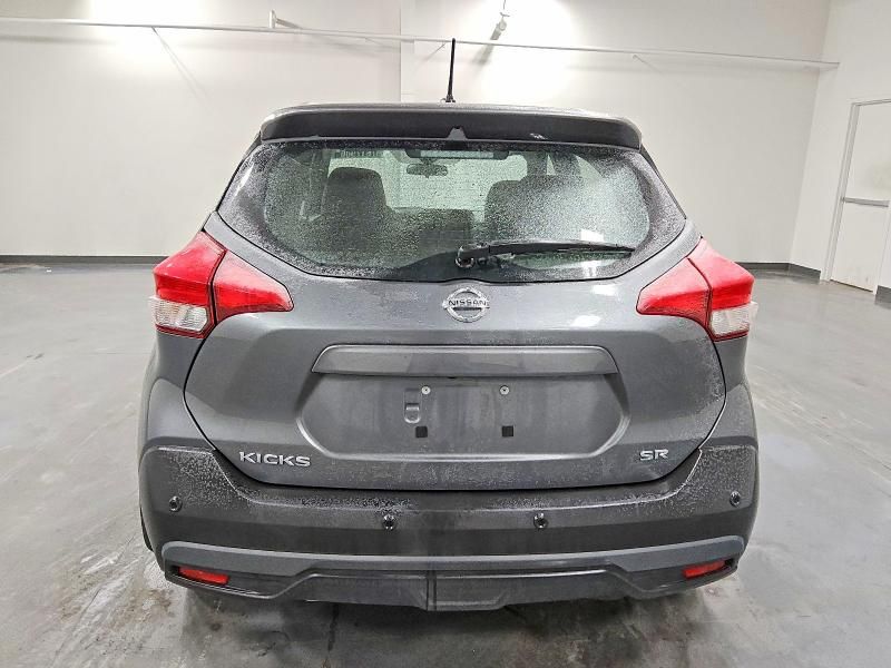 2020 Nissan Kicks sr
