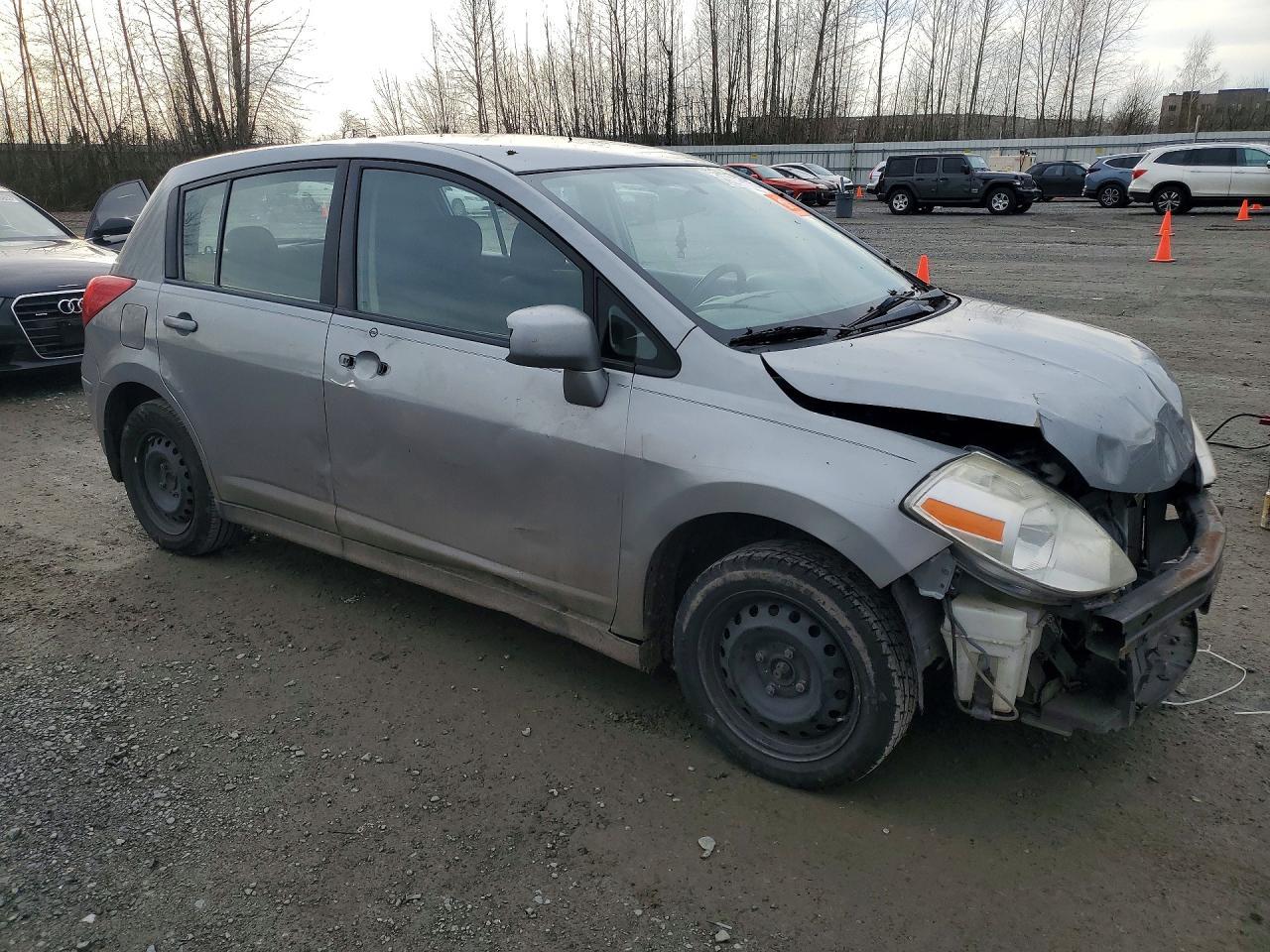 2009 Niss Versa 1.8 s
