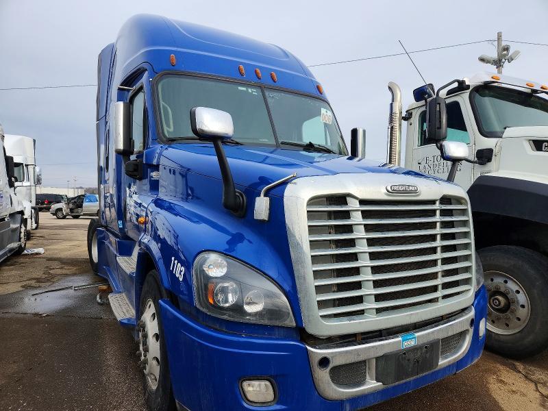 2015 Freightliner Cascadia Semi Truck