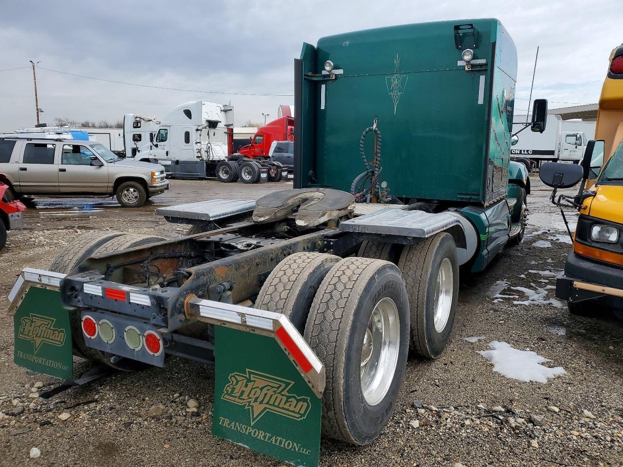 2010 Kenworth T660 Semi Truck