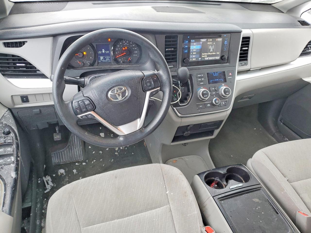 2017 Toyota Sienna le