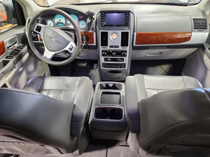 2009 Chrysler Town & Country Touring