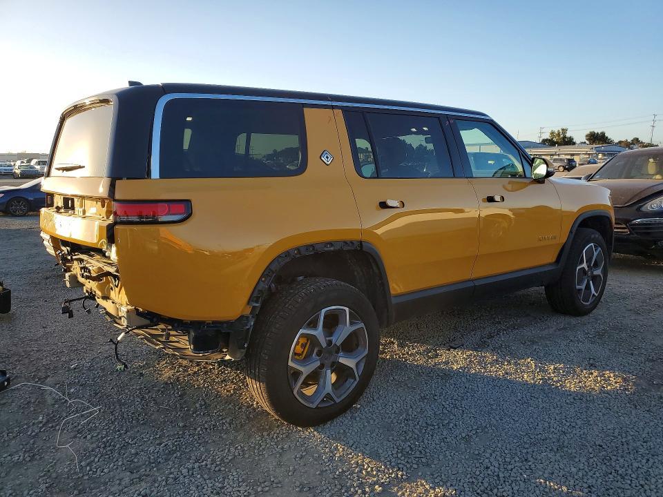 2023 Rivian R1S Adventure