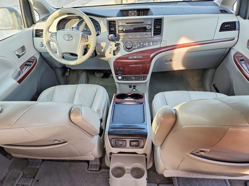 2011 Toyota Sienna xle