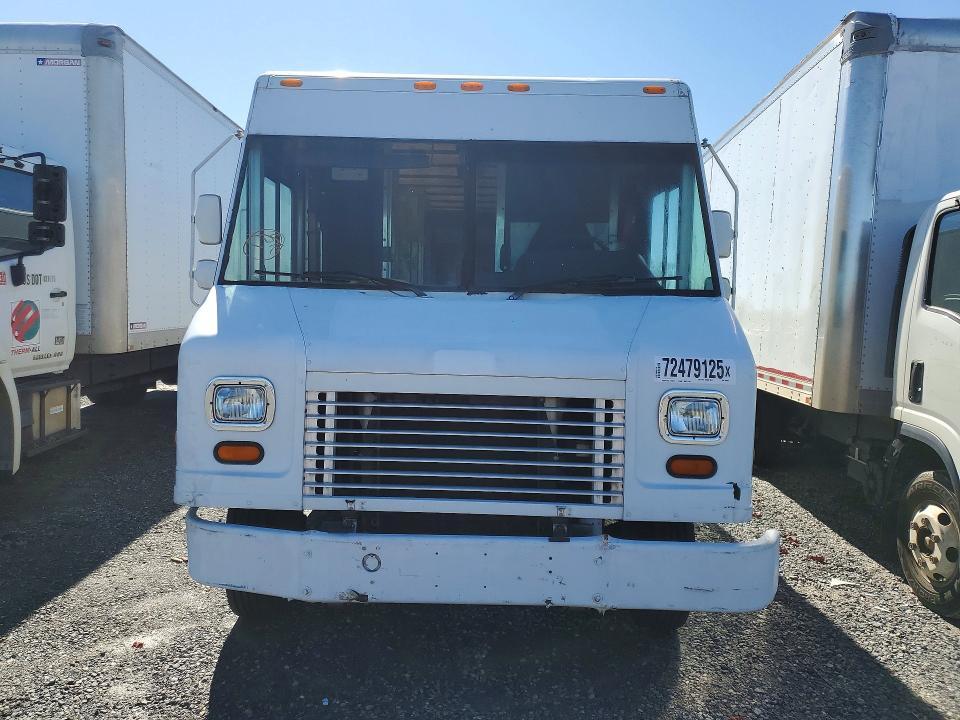 2006 Freightliner MT45 Chassis Delivery Truck