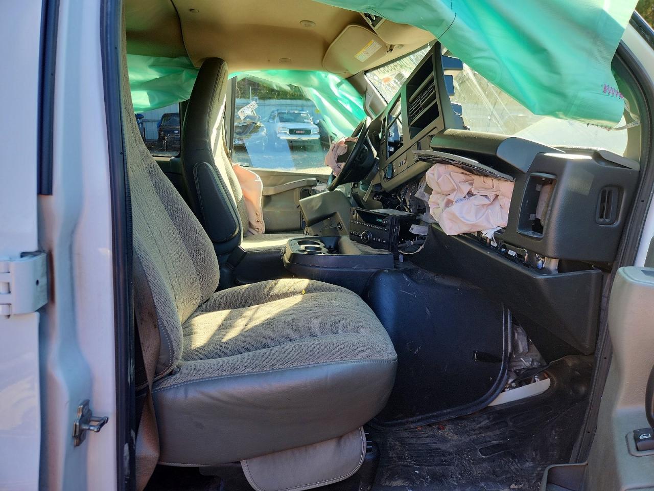 2023 Chevrolet Express G3500 LS