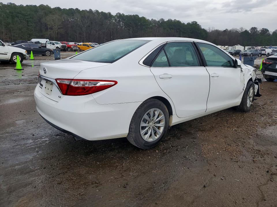 2015 Toyota Camry le