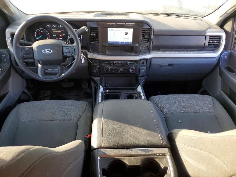 2023 Ford F550 Super Duty Flatbed Truck