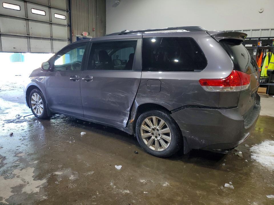 2011 Toyota Sienna xle
