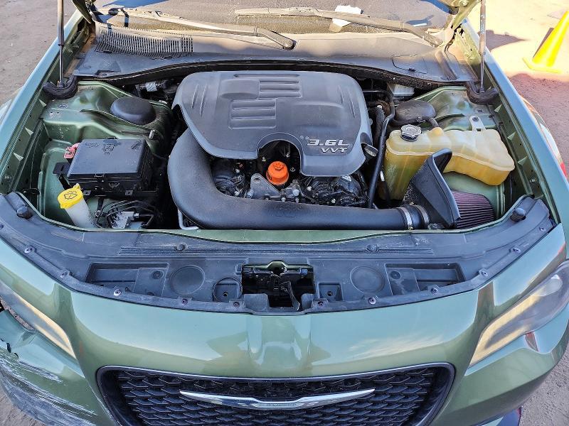 2018 Chrysler 300 s