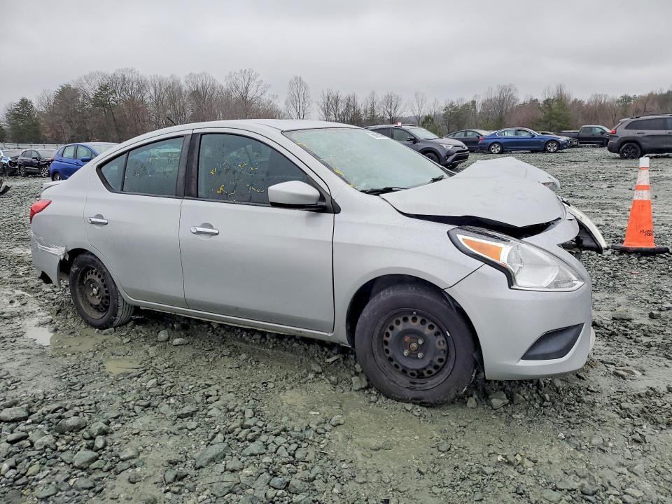 2016 Nissan Versa 1.6 sv