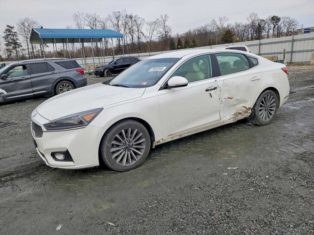 2017 KIA Cadenza Premium