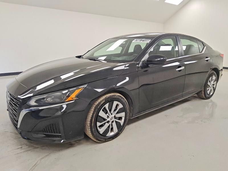 2023 Nissan Altima s