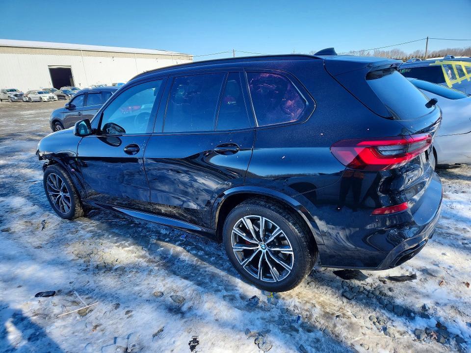 2022 BMW X5 M50i