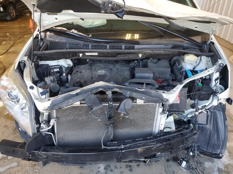 2017 Toyota Sienna xle 8-passenger