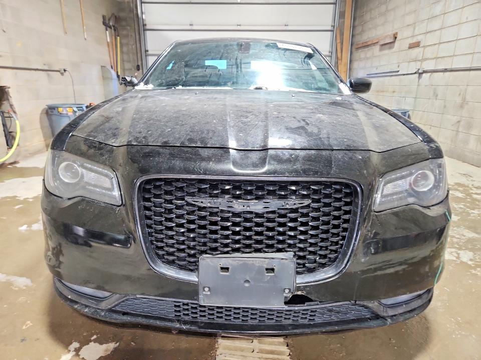 2017 Chrysler 300 s