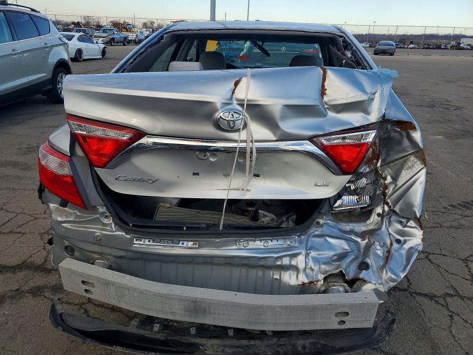 2015 Toyota Camry le