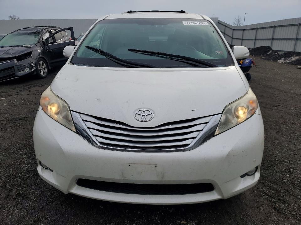 2013 Toyota Sienna xle
