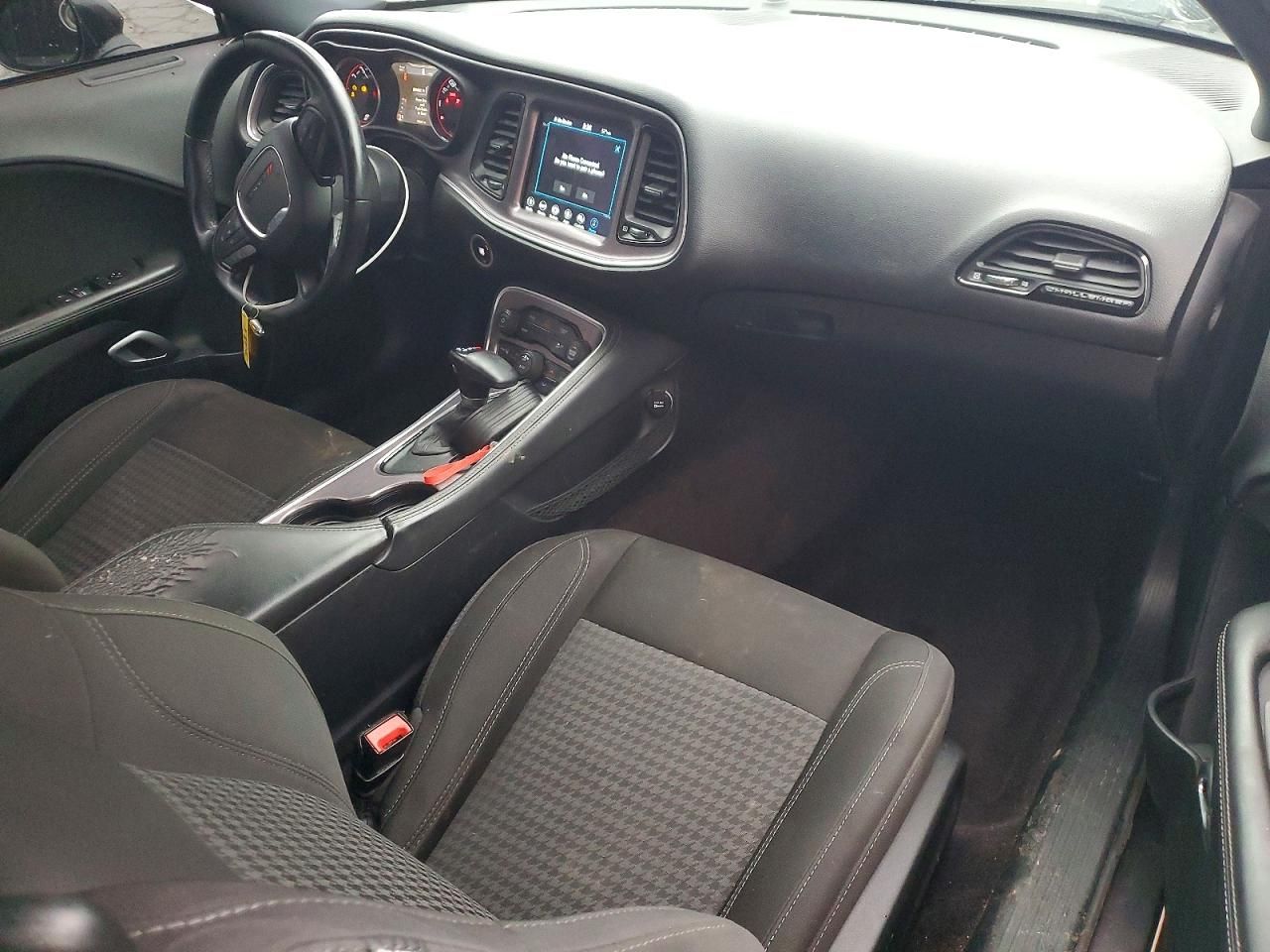 2017 Dodge Challenger sxt