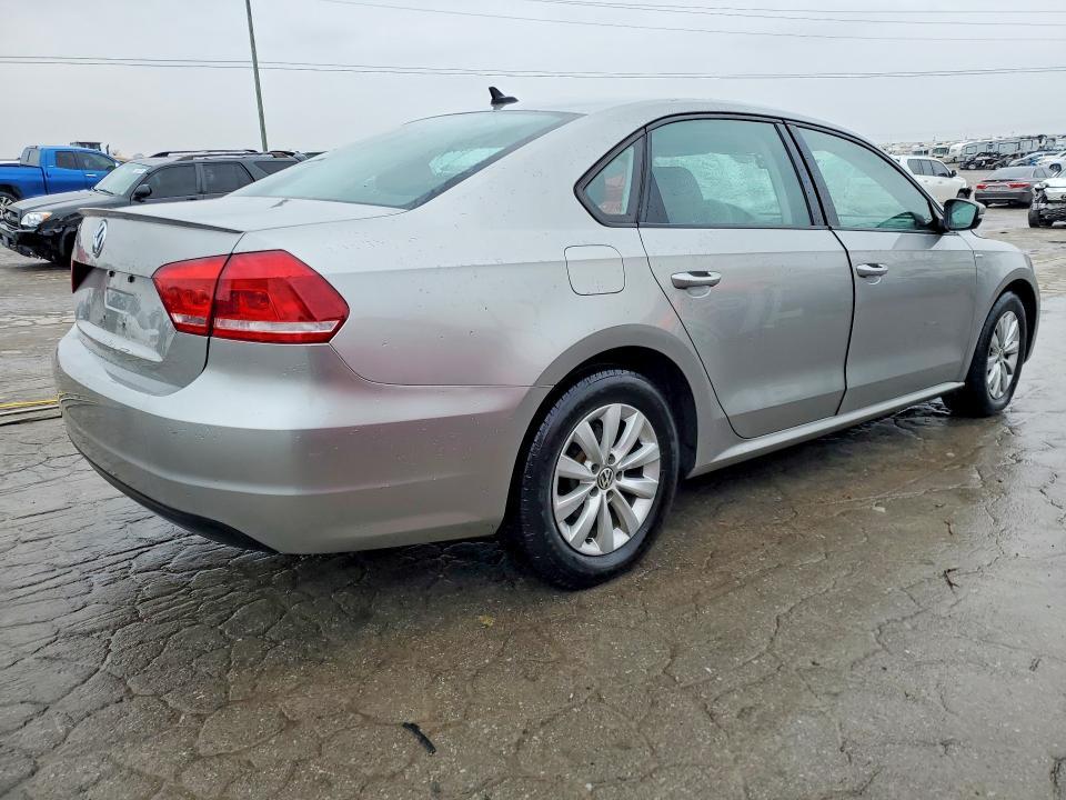 2013 Volkswagen Passat s