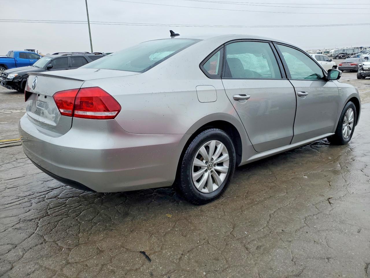 2013 Volkswagen Passat s