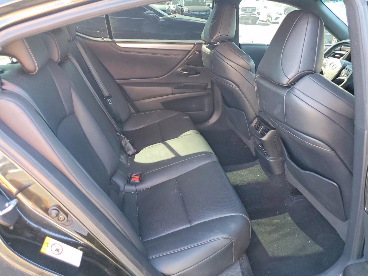 2019 Lexus ES