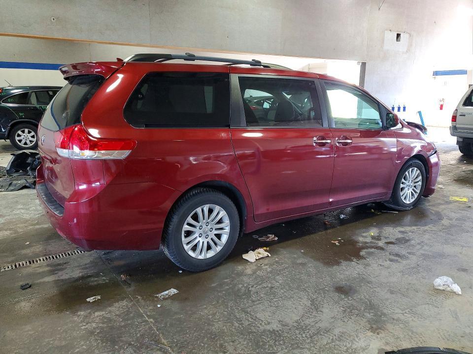 2011 Toyota Sienna xle
