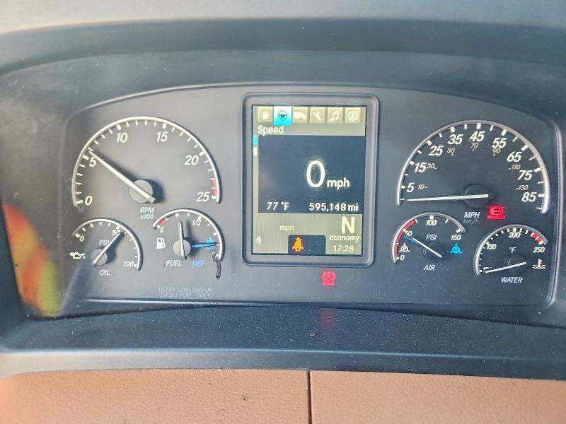 2020 Freightliner Cascadia 126 Semi Truck