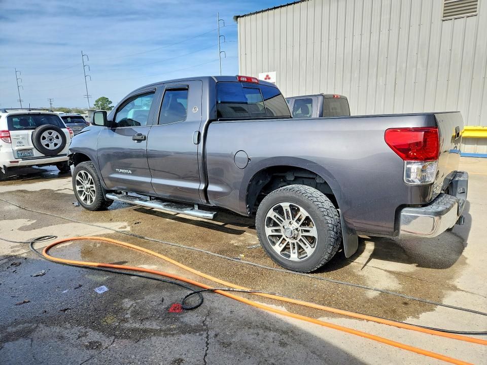 2013 Toyota Tundra Double cab SR5