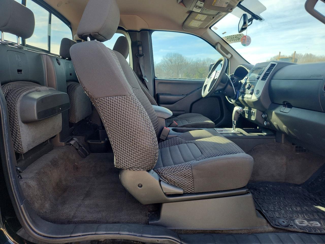 2016 Nissan Frontier sv