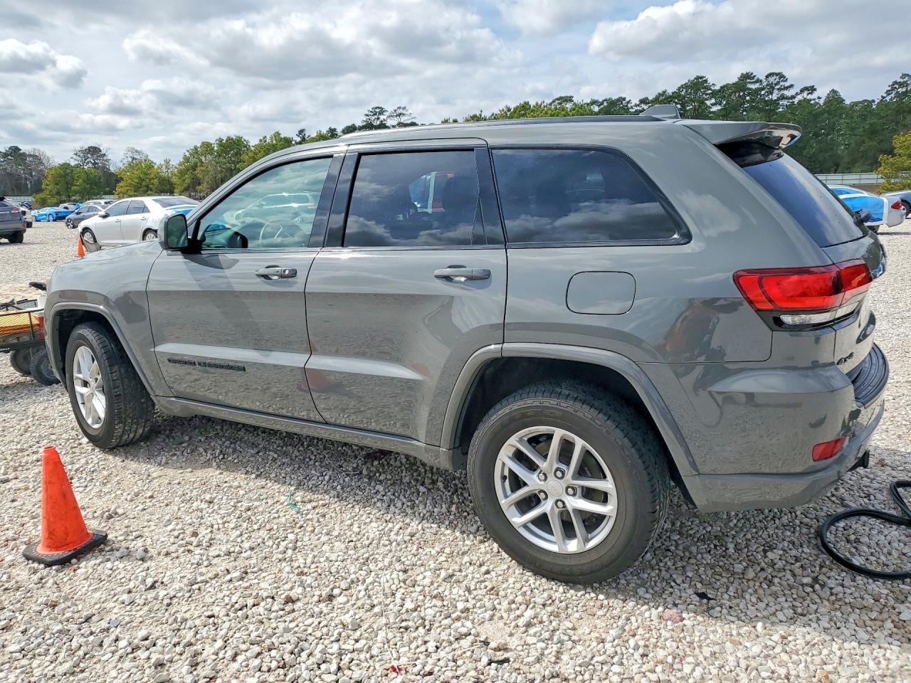 2020 Jeep Grand Cherokee Laredo