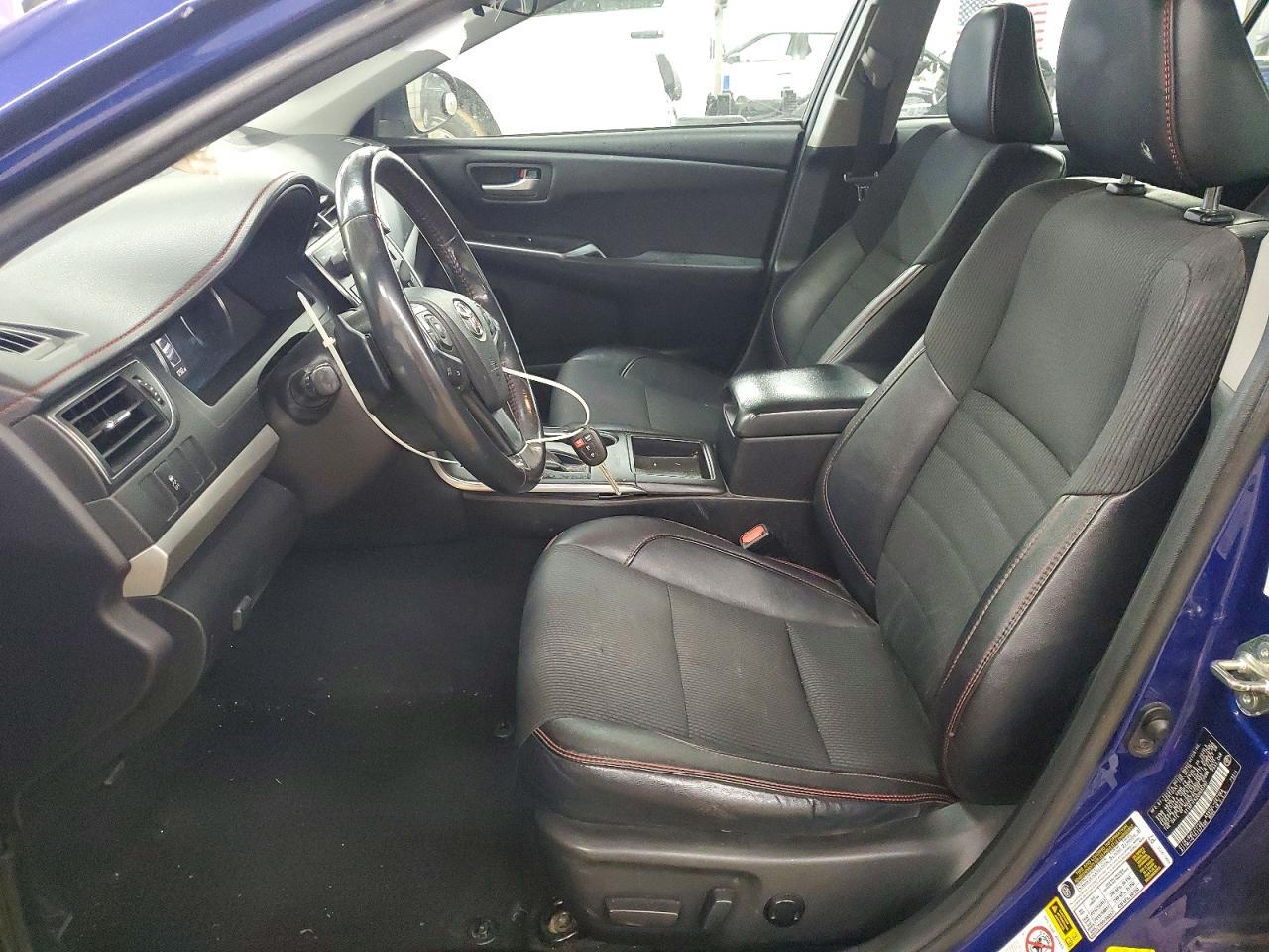 2016 Toyota Camry le
