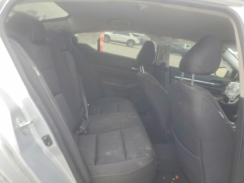 2022 Niss Altima 2.5 sv