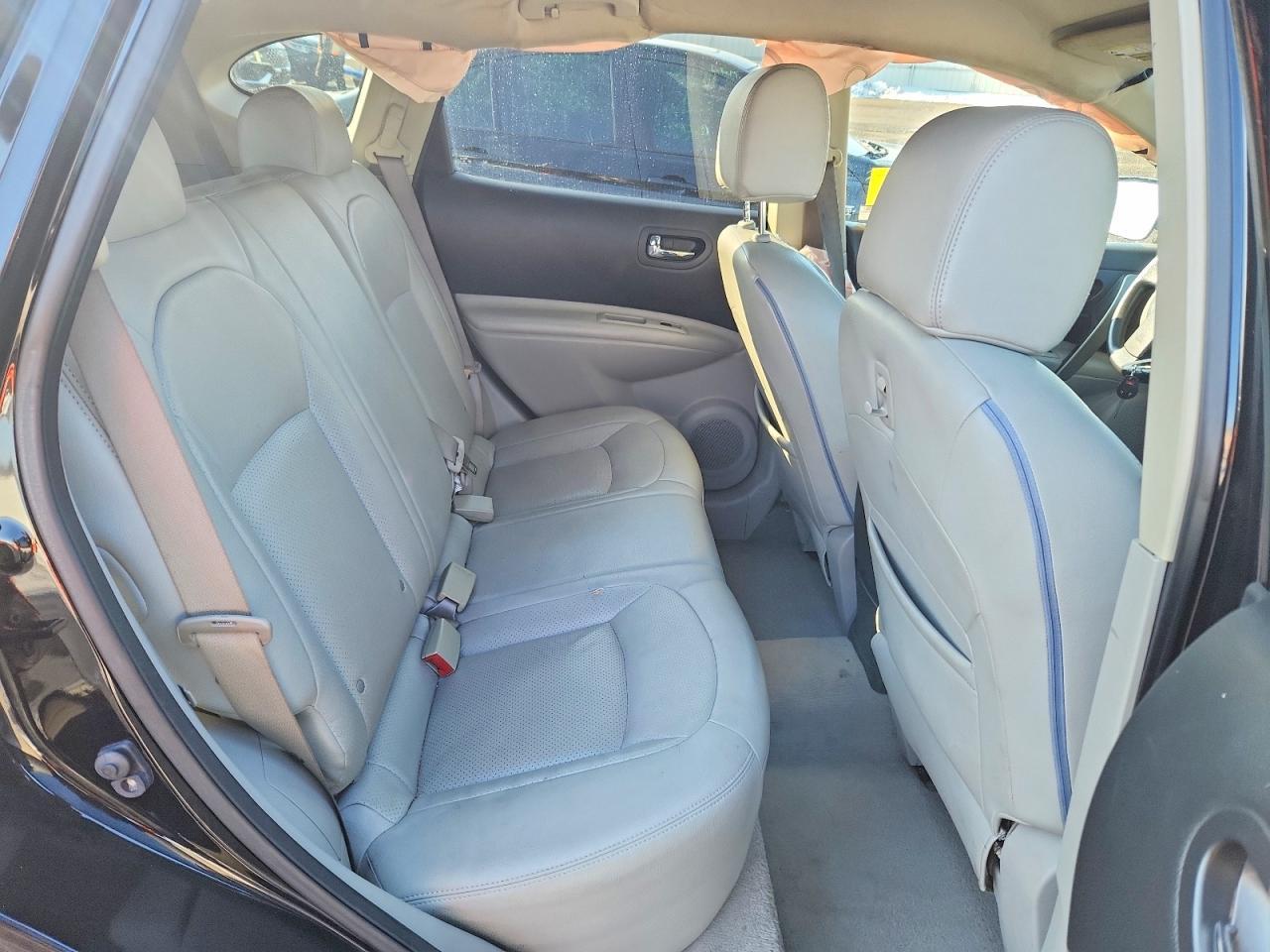 2010 Nissan Rogue s