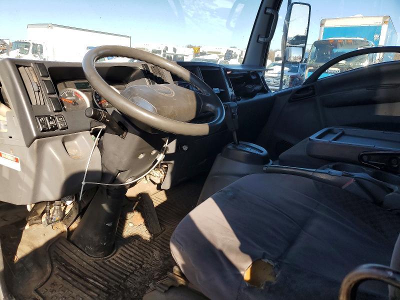 2014 Isuzu NRR BOX Truck