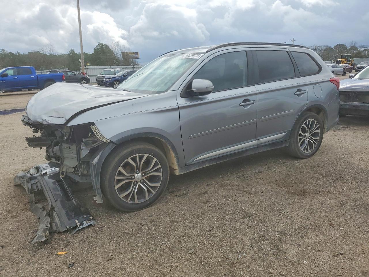 2016 Mits Outlander es