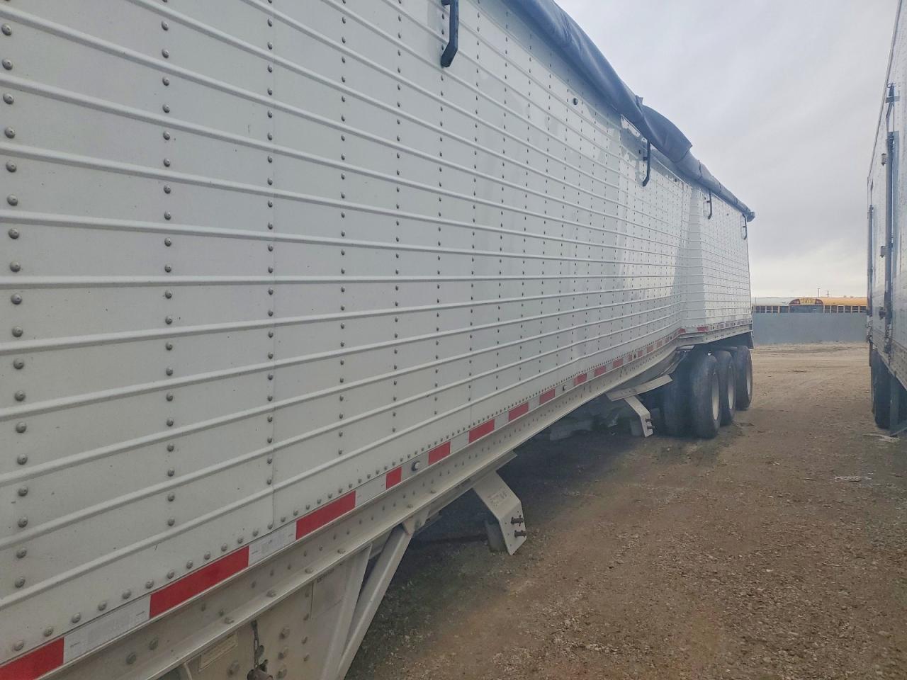 2023 Wilson Semi Trail-Grain Trailer