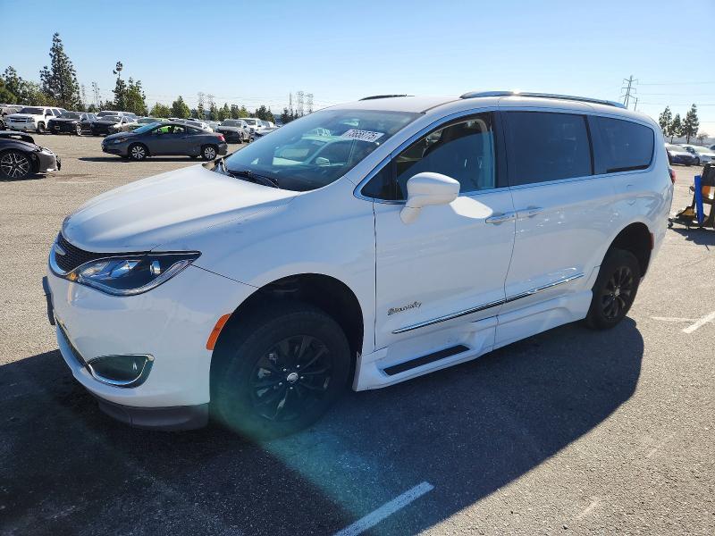 2018 Chrysler Pacifica Touring l