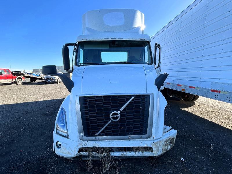 2024 Volvo VNR