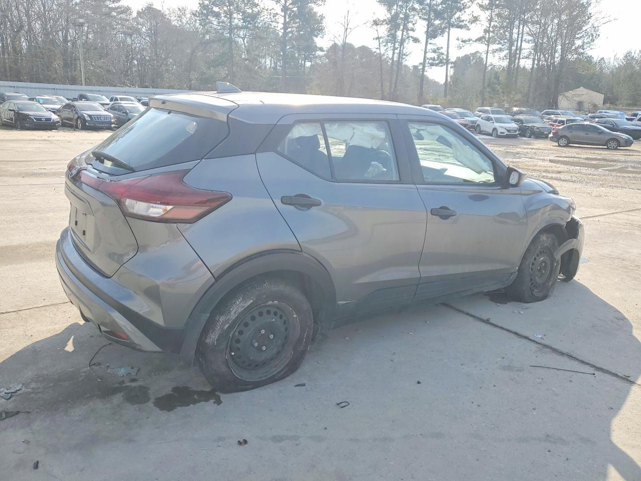 2023 Nissan Kicks s