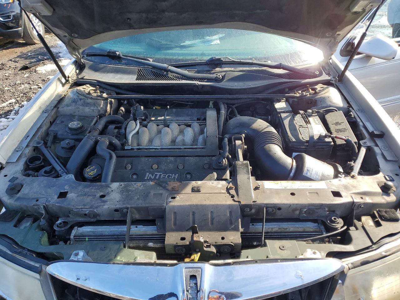 2002 Lincoln Continental