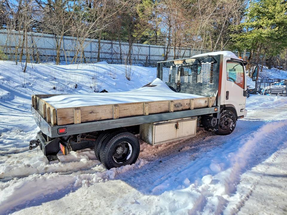 2012 ISU Zu npr Flatbed Dump Truck