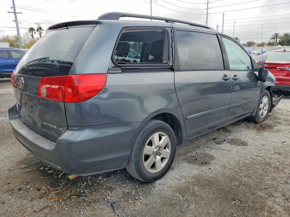 2007 Toyota Sienna le 7-passenger