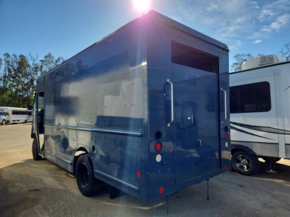2020 Freightliner MT45G Chassis Delivery Truck