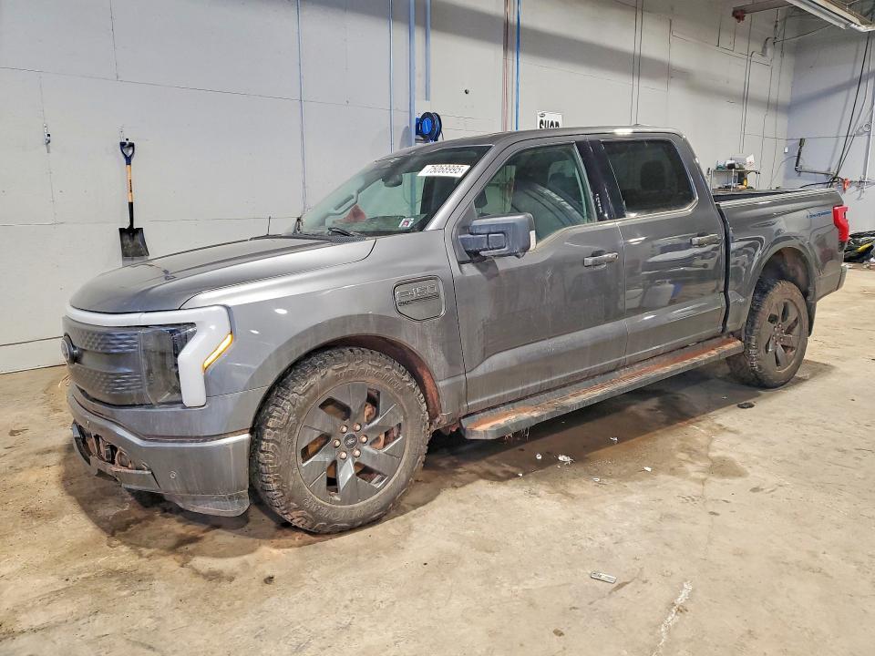 2023 Ford F150 Lightning pro