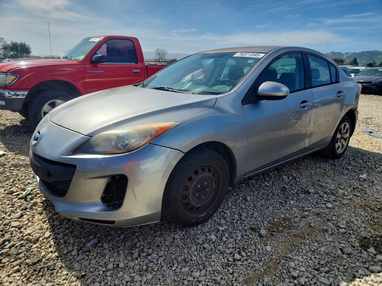 2013 Mazda 3 I